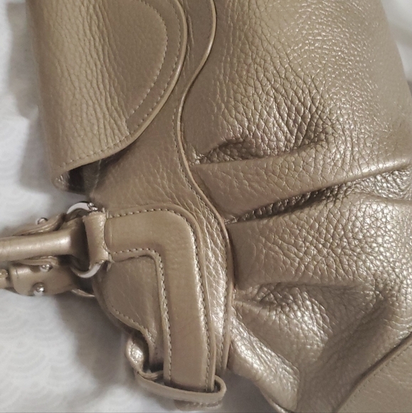 SALVATORE FERRAGAMO 🍀LEATHER Gold Bag 🤎 EXCELLENT Condition - Picture 5 of 12